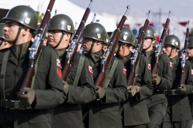 Türk askeri yürüyüş.