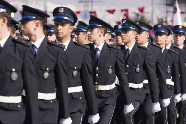 Rüştü Ünsal polis Okulu öğrencisi.