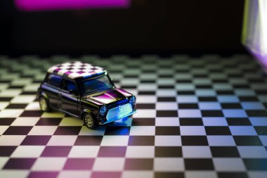 Mini cooper oyuncak araba studio vurdu.