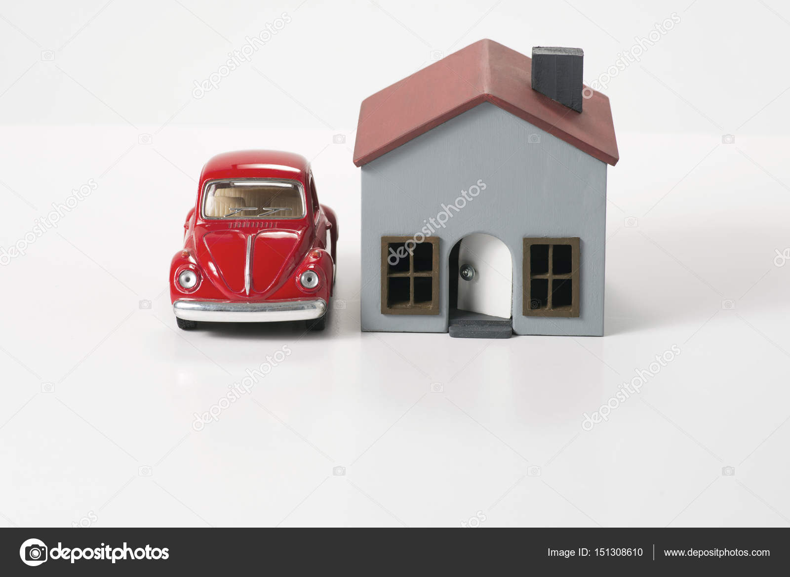 Miniatura — Editorial Juguete Foto Coche De Casa Stock Y D9EWH2YI
