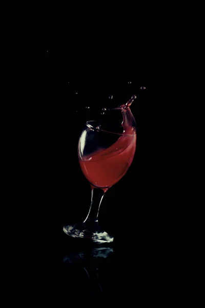 ガラスの影響を赤の液 — ストック写真