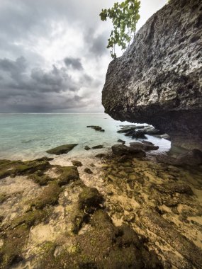 Kayalar ve padang manzaraya padang beach.