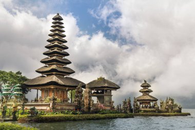 Pura ulun danu bratan Tapınağı