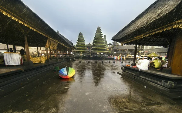 Besakih temple and an umbrella — Stock Photo, Image