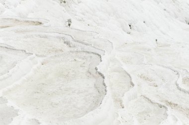 Pamukkale Denizli Türkiye'de pamuk gibi beyaz travertenleri doku.