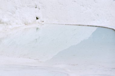 Pamukkale travertenleri Havuzu, Denizli Türkiye'de.