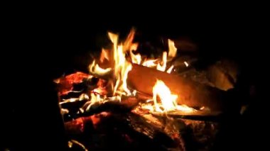 Yangın gece görüntüleri kapat.