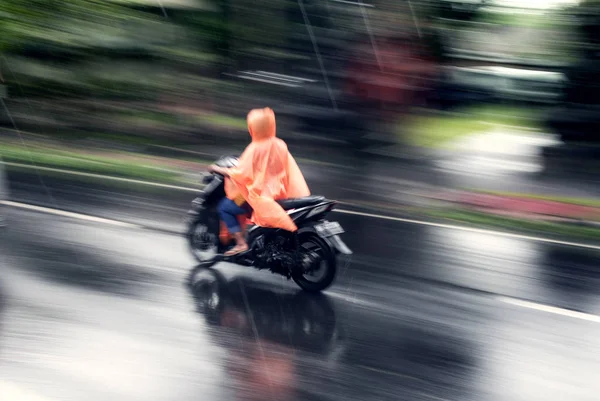 Jízda motocyklů v Bali — Stock fotografie