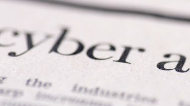 Gazete yazılı siber saldırı görüntüleri kapat.