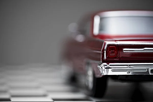 1960 model kırmızı Chevrolet Nova model bir arabanın arka görüntüsü. — Stok fotoğraf