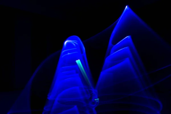Abstrakter Hintergrund mit blauer Lichtmalerei — Stockfoto