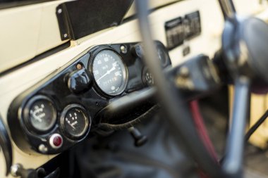 Uaz-69 pikap tr 'nin gösterge paneli ve direksiyonu