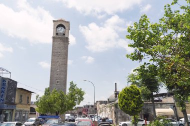 Adana Türkiye Saat Kulesi 'nin yakın çekim görüntüsü