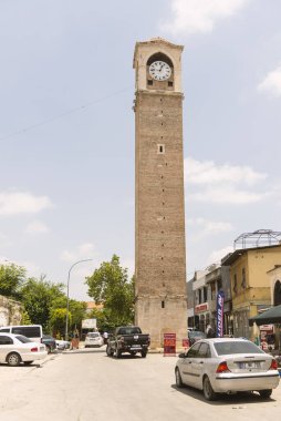 Adana Türkiye Saat Kulesi 'nin yakın çekim görüntüsü