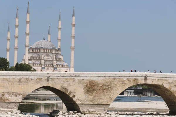 Adana Turquia Junho 2019 Adana Seyhan Central Mesquita Perto Rio — Fotografia de Stock