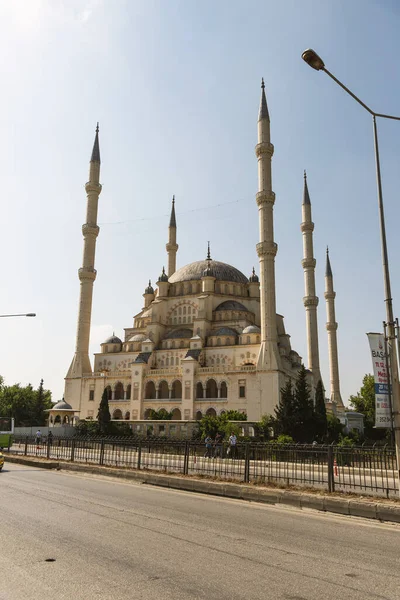 Adana Turcja Czerwca 2019 Meczet Adana Seyhan Pobliżu Rzeki Seyhan — Zdjęcie stockowe