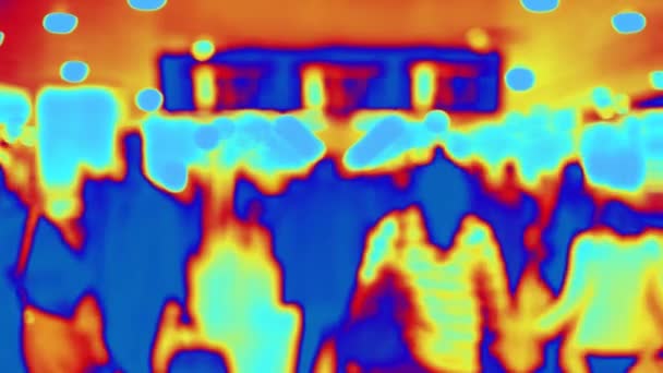 Monitoring Spacerujących Ludzi Kamerą Termowizyjną Lotnisku — Wideo stockowe