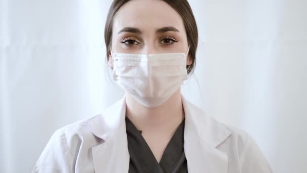 Πορτραίτο Μιας Γυναίκας Γιατρού Μάσκα Εξέτασης — Αρχείο Βίντεο