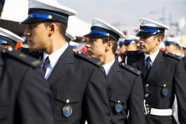 İzmir, Türkiye - 29 Ekim 2016: Polis Akademisi öğrencileri 29 Ekim 'de yürüyüş yapıyor. Alsancak İzmir 'de.