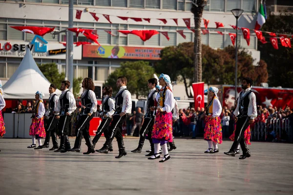 Zmir Türkiye Ekim 2019 Türkiye Cumhuriyeti Kutlamaları Nda Horon Dansçıları — Stok fotoğraf