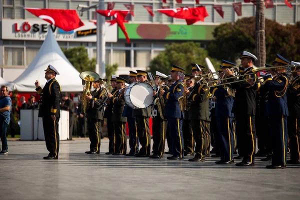 Izmir Turquia Outubro 2019 Banda Militar Tocando Republic Day Turkey — Fotografia de Stock