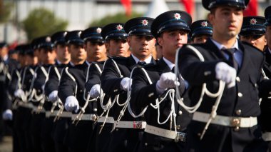 İzmir, Türkiye - 29 Ekim 2019: Rustu Unsal Polis Akademisi öğrencileri 29 Ekim 'de Türkiye Cumhuriyeti' nde yürüyüş yapıyor. Alsancak İzmir 'de.