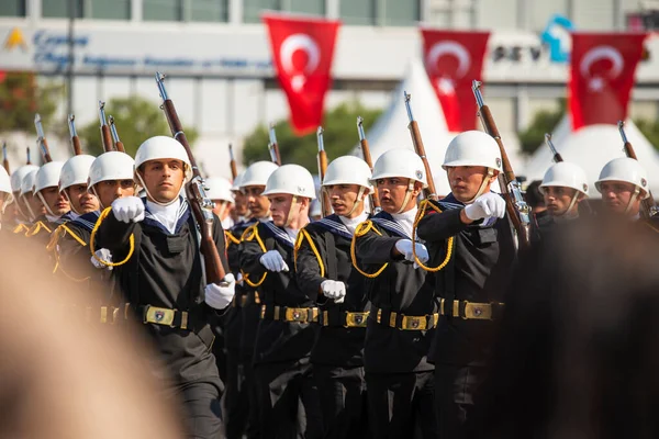 Izmir Turecko Října 2019 Modří Uniformovaní Turečtí Vojáci Námořnictva Vojenské — Stock fotografie