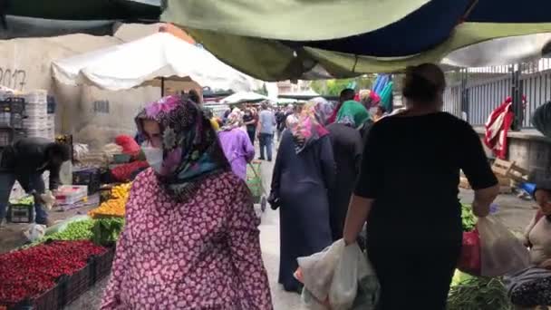 Izmir Turki Mei 2020 Berjalan Antara Orang Orang Pasar Jalan — Stok Video