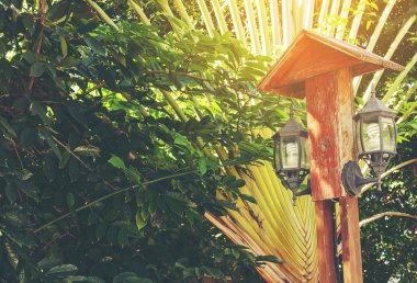 Bahçe sokak lambası