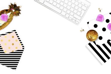 Tablo görünümü office öğeleri, beyaz arka plan 