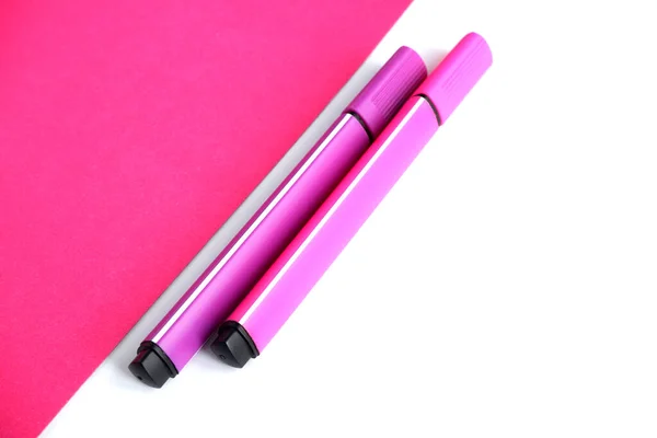 Two Markers Pink Purple Pink White Background School Supplies Suitable — Stock Photo, Image