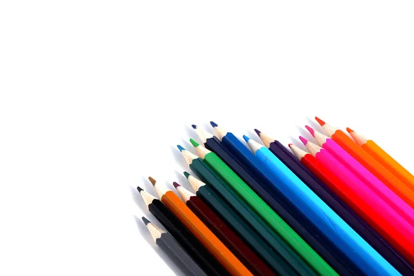 白い背景に色鉛筆のセット 学校用品 — ストック写真