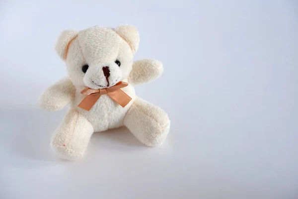 Morbido Orso Beige Seduto Giocattolo Bambini — Foto Stock