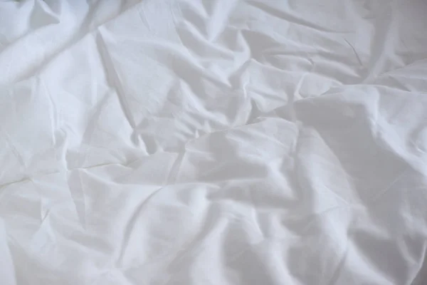 Мягкое Белое Одеяло Солнечные Лучи Падают Постельное Белье Уютность — стоковое фото