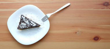 Lezzetli bir parça çikolatalı pasta. Reklam geçmişi için uygun.