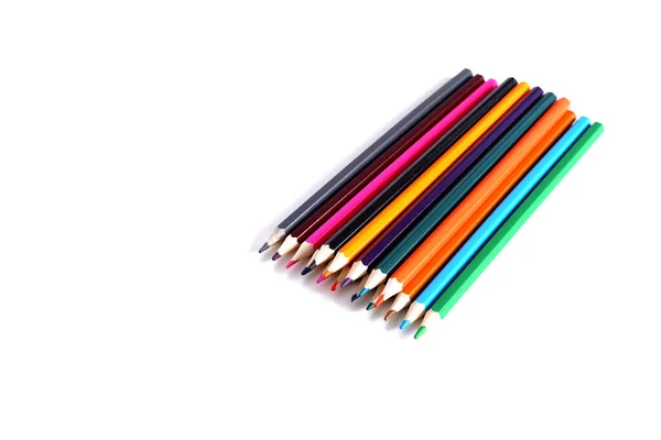 白色背景上的彩色铅笔 适用于广告背景 莫科普 — 图库照片