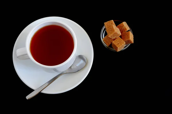 Τσάι Βότανα Και Κομμάτια Καφέ Ζάχαρης Λευκή Κούπα Μαύρο Φόντο — Φωτογραφία Αρχείου