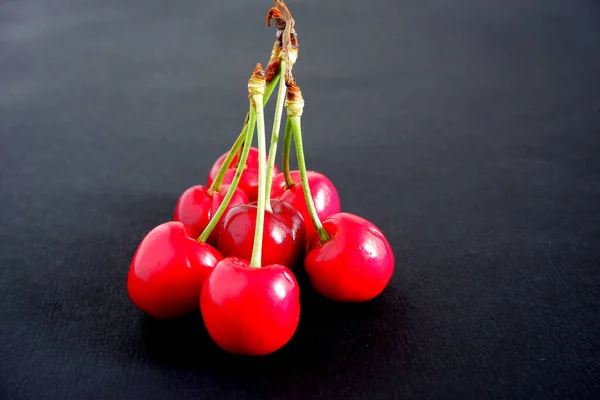 Körsbär Svart Bakgrund Vitaminer Frukt — Stockfoto