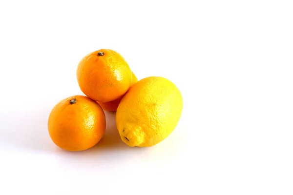 Mandarynki Cytryna Białym Tle Owoce Cytrusowe Przydatne Kompleks Witamin — Zdjęcie stockowe