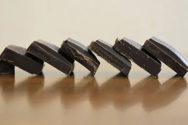 Κομμάτια Νόστιμης Μαύρης Σοκολάτας — Φωτογραφία Αρχείου