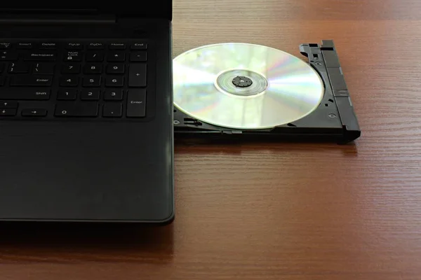 Ładowanie Dysku Laptop Odtwarzacz — Zdjęcie stockowe