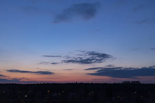 Rosa Blau Frühling Sonnenuntergang Horizont Stadt — Stockfoto