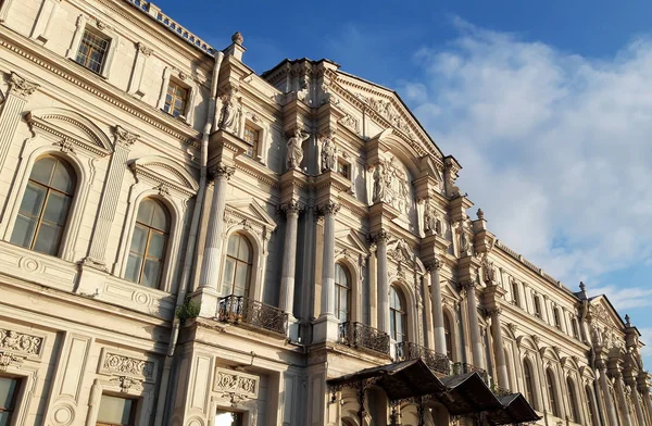 Julho 2019 Petersburg Rússia Fachada Com Colunas Cariátides Instituto Manuscritos — Fotografia de Stock