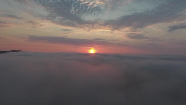 Lucht Drone Vlucht Boven Wolken Tijdens Zonsopgang Locatie Ten Zuiden — Stockvideo