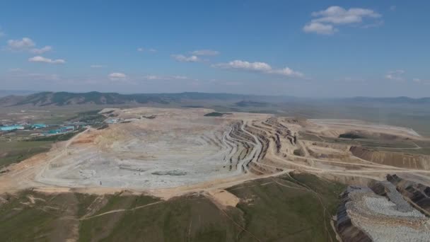 Légi Drón Lövés Panoráma Egy Hatalmas Bánya Mongólia Napos Nap — Stock videók