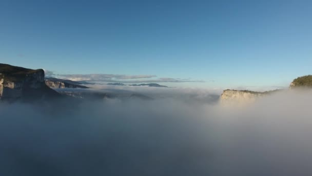 Повітряний Вид Містичні Хмарні Гори Вершниках Ранкова Франція — стокове відео