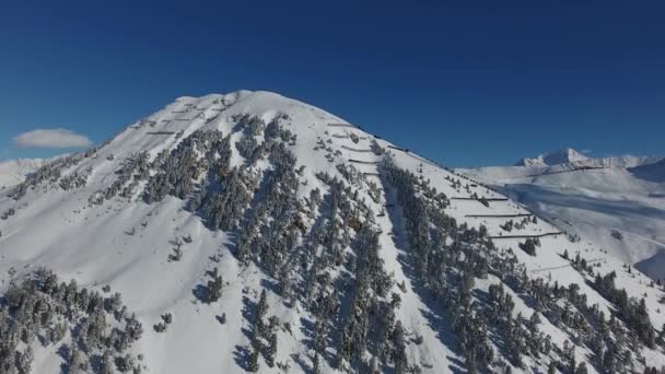 Vista Aérea Uma Montanha Nevada Descobrindo Alpes Franceses Dia Ensolarado — Vídeo de Stock