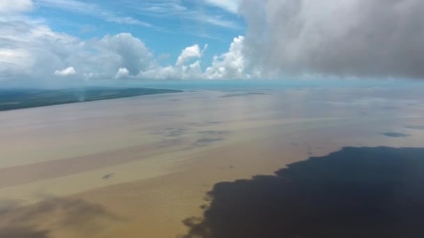 Verbazingwekkende Antenne Landschap Mana Riviermonding Drone Uitzicht Langs Wolken Guiana — Stockvideo