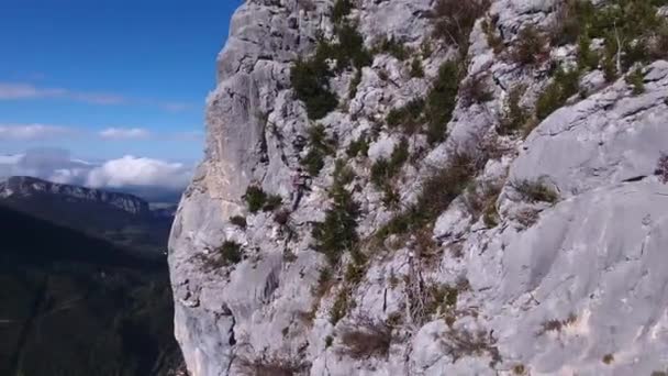 Drone Selfie Uomo Sul Bordo Una Scogliera Vercors Montagne Francia — Video Stock