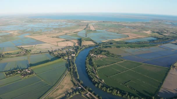 Duży Widok Lotu Ptaka Pola Rzeki Camargue Zachód Słońca Francja — Wideo stockowe